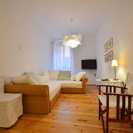Downtown Charming Nest - One Bedroom