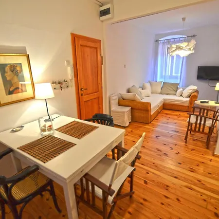 Downtown Charming Nest - One Bedroom Daire Rovinj