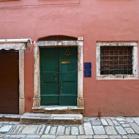 Downtown Charming Nest - One Bedroom Daire