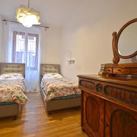 Daire Downtown Charming Nest - One Bedroom