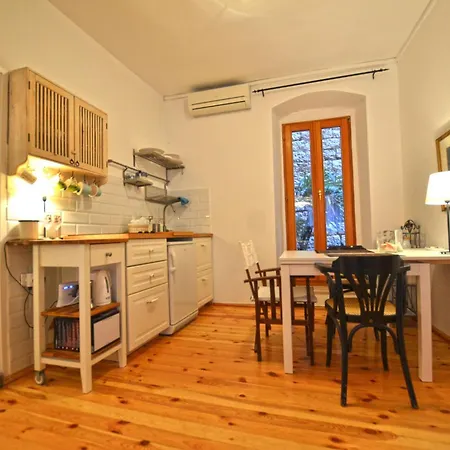 Downtown Charming Nest - One Bedroom Daire *
