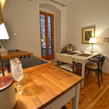 Downtown Charming Nest - One Bedroom Daire *